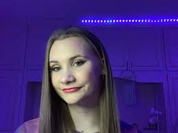 Scottish teen singer left in tears by adorable note from youngster super  fans next door