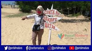 Harga tiket masuk pantai lon malang. Pengembangan Wisata Pantai Lon Malang Sampang Capai Rp 1 6 Miliar Portalmadura Com