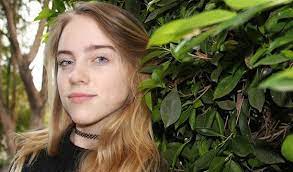 Первая полная биография» эдриана бесли, которая вышла в издательстве «бомбора», понравится не только подросткам, но и их родителям. Billi Ajlish Billie Eilish Biografiya Foto Rost I Ves Lichnaya Zhizn Ee Brat Slushat Pesni Onlajn 2021