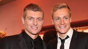 From wikimedia commons, the free media repository. Felix Kroos Twitter Attacken Vorlagen Von Toni Nutze Ich Eiskalt Aus Welt