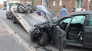 Saint Vaast En Cambresis Une Moto Percute Une Voiture Le Pilote Gravement Blesse