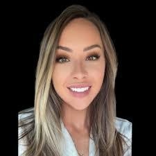 Amanda Teasley's Instagram, Twitter & Facebook