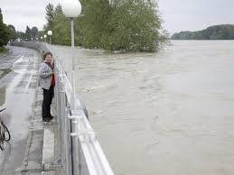 Jul 14, 2021 · vom landesamt für wasserwirtschaft mit aktuellen hochwassermeldungen, wasserständen, rufnummern und ratschlägen. Hochwasser Hohepunkt An Der Donau Ist Erreicht Vienna Online