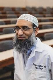 Shaykh Hussain Khalid Abdul Sattar est un savant musulman ayant fait ses  études dans la langue arabe, la grammaire, l'histoire du monde musulman, le  fiqh hanafite, le tafsîr, le tasawwuf, la biologie,