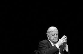 Aber helmut schmidt, war ein politiker der generell entscheidungen getroffen hat, und sich auch immer der vollen konsequenzen seiner entscheidungen bewusst war. Topthema Zum Tod Von Helmut Schmidt