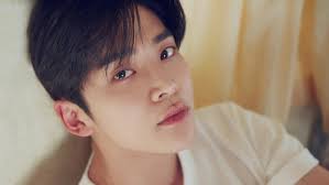 Eğer yapacağınız yorum bölümle ilgili değil ise yorum yapmadan önce lütfen aşağıdaki linke tıklayarak bildirimi okuyun. Sf9 S Rowoon Revealed To Be Reviewing Offer For Upcoming Jtbc Drama Adaptation Of Web Novel