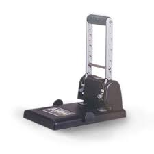 Đục 2 lỗ Deli 0130 (100 tờ) - Văn phòng phẩm Sơn Ca