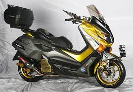 Modifikasi motor yamaha nmax modif touring dengan biaya 35 jutaan. Modifikasi Yamaha Nmax Dan Pilihan Warna Terbaru 2021 Otomaniac