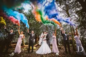 By now you already know that, whatever you are looking for, you're sure to find it on aliexpress. Photo De Mariage Tendance La Bombe De Fumee Coloree