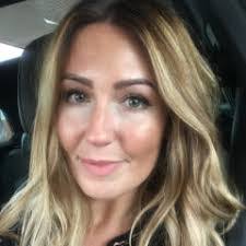 Leanne Cahill's Instagram, Twitter & Facebook