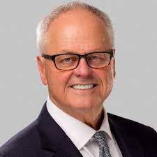 Chris Ell's Instagram, Twitter & Facebook