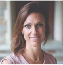 Heidi Pearce's Instagram, Twitter & Facebook