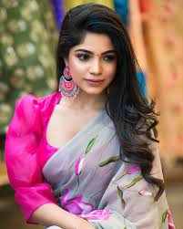 Divya Bharathi Tamil Actress Bio Age Wiki Movies Hd Images News Videos Studymeter 28 जनवरी 1992 को कोयंबटूर (coimbatore) में जन्मीं दिव्या (divya bharthi) ने बी.टेक की पढ़ाई की हुई है. divya bharathi tamil actress bio age