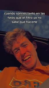 Sonrisas auténticas y divertidas en fotos