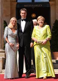 Doch was steckt wirklich hinter den behauptungen über die ehefrau des bayerischen. Karin Baumuller Soder Der Bayerische Ministerprasident Markus Soder Und Bundeskanzlerin Angela Merkel