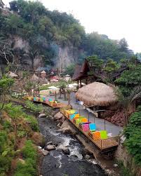 Bandung merupakan kota metropolitan terbesar di jawa barat, dan kota ini memiliki banyak sekali obyek wisata yang menarik untuk dikunjungi. Lembang Bandung Barat Tempat Wisata Bandung Wisata Alam Dan Kuliner Seru