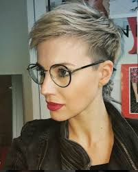 Best korte kapsels dames images on pinterest | short hair cuts, barber shop and bob hairstyles als vrouw 11 leuke voorbeelden van zeer trendy korte kapsels bij dames met een bril. Korte Kapsels Dames 2020 Met Bril Tqd99 Agbc