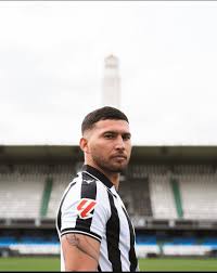 ¡BOMBA! ¿Vuelve Juan Escobar al Fútbol Paraguayo? ¡Se Define Ya! - Imagen ilustrativa del artículo