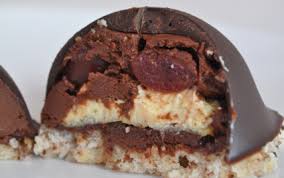 Recette Dome Fourre Ganache Cerises Creme Brulee Sur Dacquoise Aux Noisettes 750g Recette Alimentation Mousse Mascarpone Chocolat