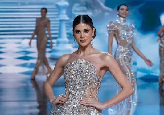 🇩🇴 JOHEIRRY MOLA HACE HISTORIA PARA REPÚBLICA DOMINICANA La corona de Miss Mundo vuelve al país 44 años después Texto breve Una corona que hace historia. Joheirry Mola se convierte en la
