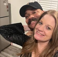 We are coming into town tomorrow and will be staying in Townsend. Does  anyone know of any pizza places in that area where we could just pick up  and take it back