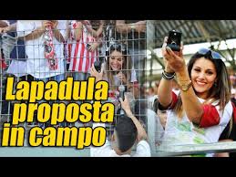 Es importante mencionar que gianluca lapadula, nació en turín italia, y es hijo de un matrimonio de padre italiano con una peruana, por ello, solo era tiempo para regularizar sus documentos que lo acredite como ciudadano peruano. Gvijr4yruncssm