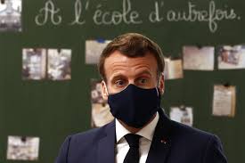 One size s'adapte le plus. Pourquoi Macron A Choisi Un Masque Chanteclair