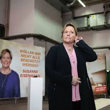 Oder hat sie gegen kretschmann keine. Susanne Eisenmann Cdu Sie Mussen Als Frau Immer Charmant Entspannt Und Ruhig Sein Das Nervt Der Spiegel