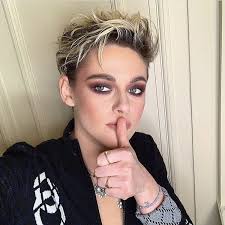 Kristen Stewart Getting Ready For The Chanel Fashion Show Kristen Stewart Hair Kristen Stewart Short Hair Kristen Stewart Chanel
