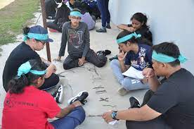 20 quick and easy team building activities your employees will love (+how to play). 5 Aktiviti Mudah Team Building Asiacamp