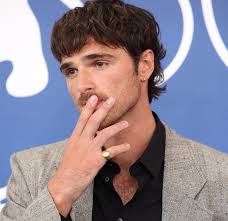 Signet rings — the new 'It jewellery' thanks to Netflix's One Day