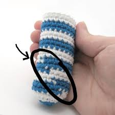 A Common Problem In Amigurumi You Want To Crochet Something Striped But There S This Funky Looking Stairstep Seam Running Diagonal Tig Desenleri Krose Orgu