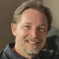 Lisa Paszkiewicz's Instagram, Twitter & Facebook