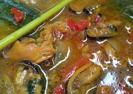 It can be made into a whole different dish by adding other ingredients, such as sambal goreng ati (mixed with diced liver) or sambal goreng udang (added with small shrimp). Resep Kerang Ijo Kuah Bumbu Nasi Goreng Jawa Resep Kerang Ijo Kuah Kuning Oleh Dewi Artika Cookpad Masak Hingga Matang Angkat Dan Sajikan