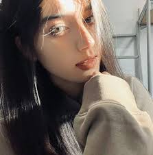 Detailed prendrait closeup of mast