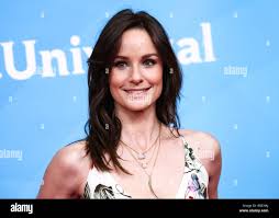Sarah wayne hi-res stock photography and images - Page 5 - Alamy