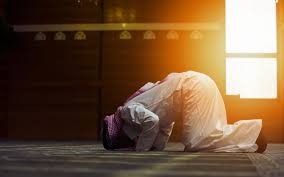 اليوم الموالي، إلا أن هذا المنع يشمل ضمنا صلاة التراويح، باعتبار أن توقيت صلاة العشاء. ØµÙ„Ø§Ø© Ø§Ù„ØªØ±Ø§ÙˆÙŠØ­ ÙÙŠ Ø§Ù„Ø¨ÙŠØª ÙÙŠ Ø§Ù„Ø¥Ù…Ø§Ø±Ø§Øª ÙƒØ¬Ø²Ø¡ Ù…Ù† Ø¥Ø¬Ø±Ø§Ø¡Ø§Øª Ø§Ù„ØªØµØ¯ÙŠ Ù„ÙØ§ÙŠØ±ÙˆØ³ ÙƒÙˆØ±ÙˆÙ†Ø§ Ù…Ø§ÙŠ Ø¨ÙŠÙˆØª