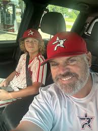 Who provides hitting and catching lessons in the Cabot area?