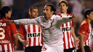 Ligo a tv p assistir a disputa do título entre os campeões da libertadores e o da sul americana, e esta passando veranópolis e caxias… wtf! Estudiantes La Plata Estudiantes Reclamara La Recopa Sudamericana 2010 Marca Claro Argentina