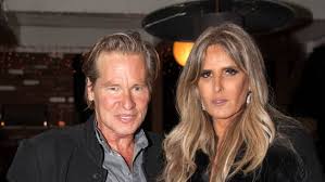 Unlike most actors that find their way into one genre and make camp, val kilmer. Val Kilmer Spricht Erstmals Uber Seine Krebserkrankung