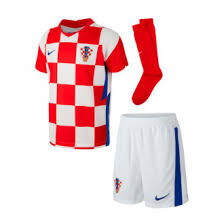 Trump também ganhou uma camiseta. Camisolas Da Selecao Da Croacia Equipamentos Da Selecao Da Croacia Futbol Emotion