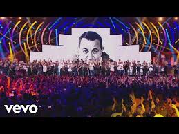 Pourquoi mylène ne l'a jamais fait et ne le fera jamais. Le Monde Des Enfoires Un Spectacle Et Un Nouvel Album En 2019