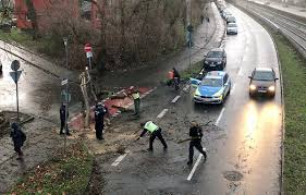 Beinahe jeden tag diese woche ist nrw von unwettern heimgesucht worden. Unwetter Sturmtief Burglind Hinterlasst Ein Bild Der Verwustung In Nrw Kolner Stadt Anzeiger