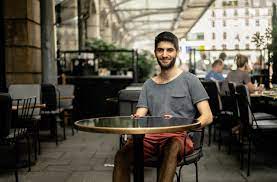 Ce lundi 27 janvier, il est venu rencontrer margaux, la nouvelle maestro de l'émission. N Oubliez Pas Les Paroles Kevin Super Champion A Empoche 389000 Euros Le Parisien