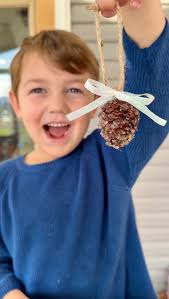 These Mini Pizzas are so easy to make and a family favorite! Share this  recipe with a busy mama! 😋 Ingredients •Package Pizza Dough •Mini  Pepperoni Slices •Mozzarella Cheese •Pizza Sauce •Favorite