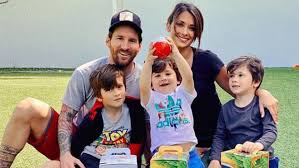 Viene otro en camino (foto: Te Amamos Papi El Festejo De Los Hijos De Lionel Messi Que Compartio Antonella Roccuzzo Deportes El Intransigente