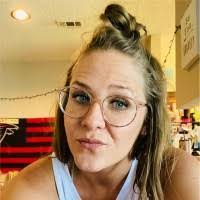 Ashley Ballinger's Instagram, Twitter & Facebook