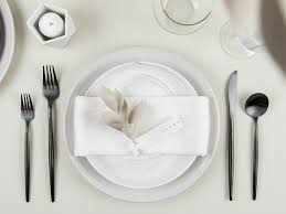 It's a modern css3 table template with multiple rows for tld, duration, registration and more. Free Printable Place Cards For Your Holiday Table Setting The Savvy Heart Interior Design Decor And Diy
