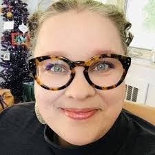 Stephanie Seefeldt's Instagram, Twitter & Facebook