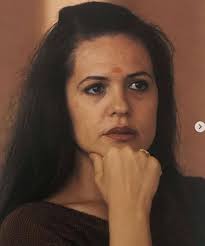 Childhood pictures of celebrities actors actress: 11 Lesser Known Facts About Sonia Gandhi S Personal Life Early Days